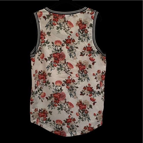 GBG Los Angeles Men’s Large Mesh Floral tank top - Picture 2 of 2